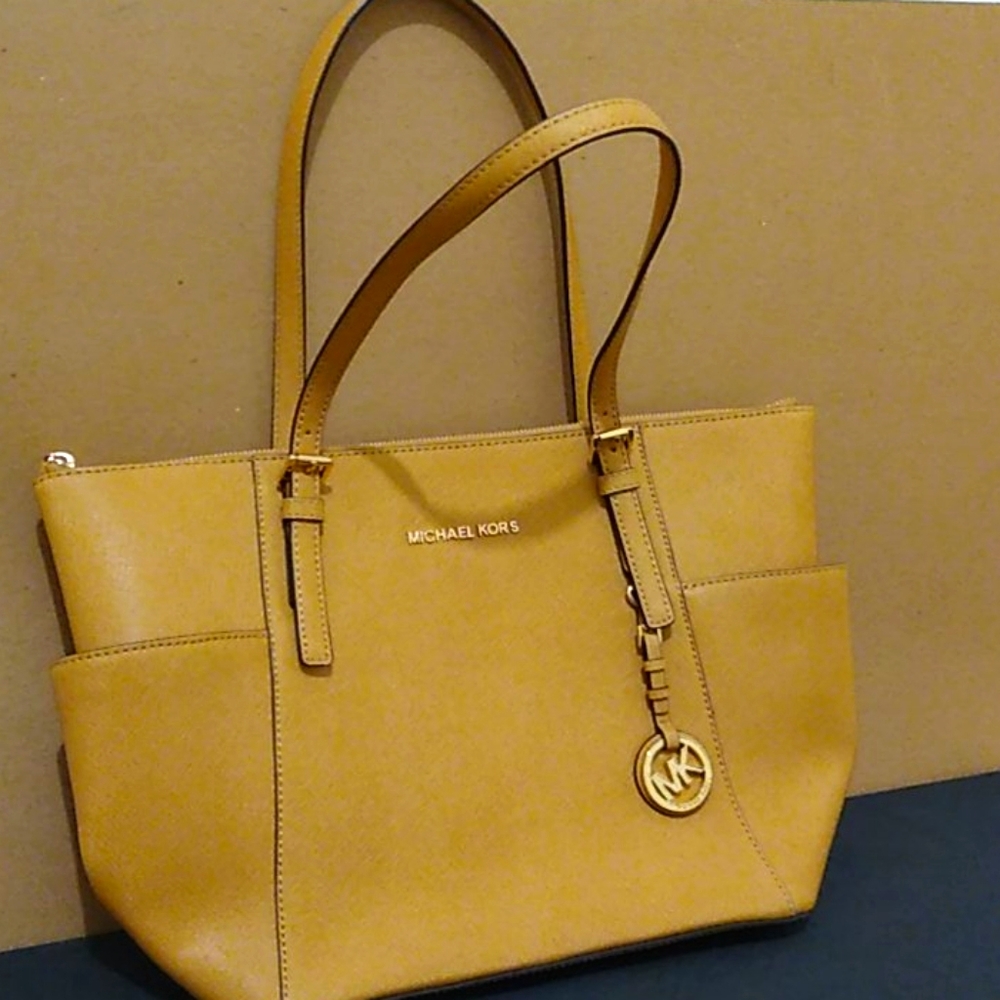 Michael Kors Mustard Bag